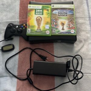 Xbox 360 4GB, FIFA 10 World Cup, FIFA 14 World Cup,